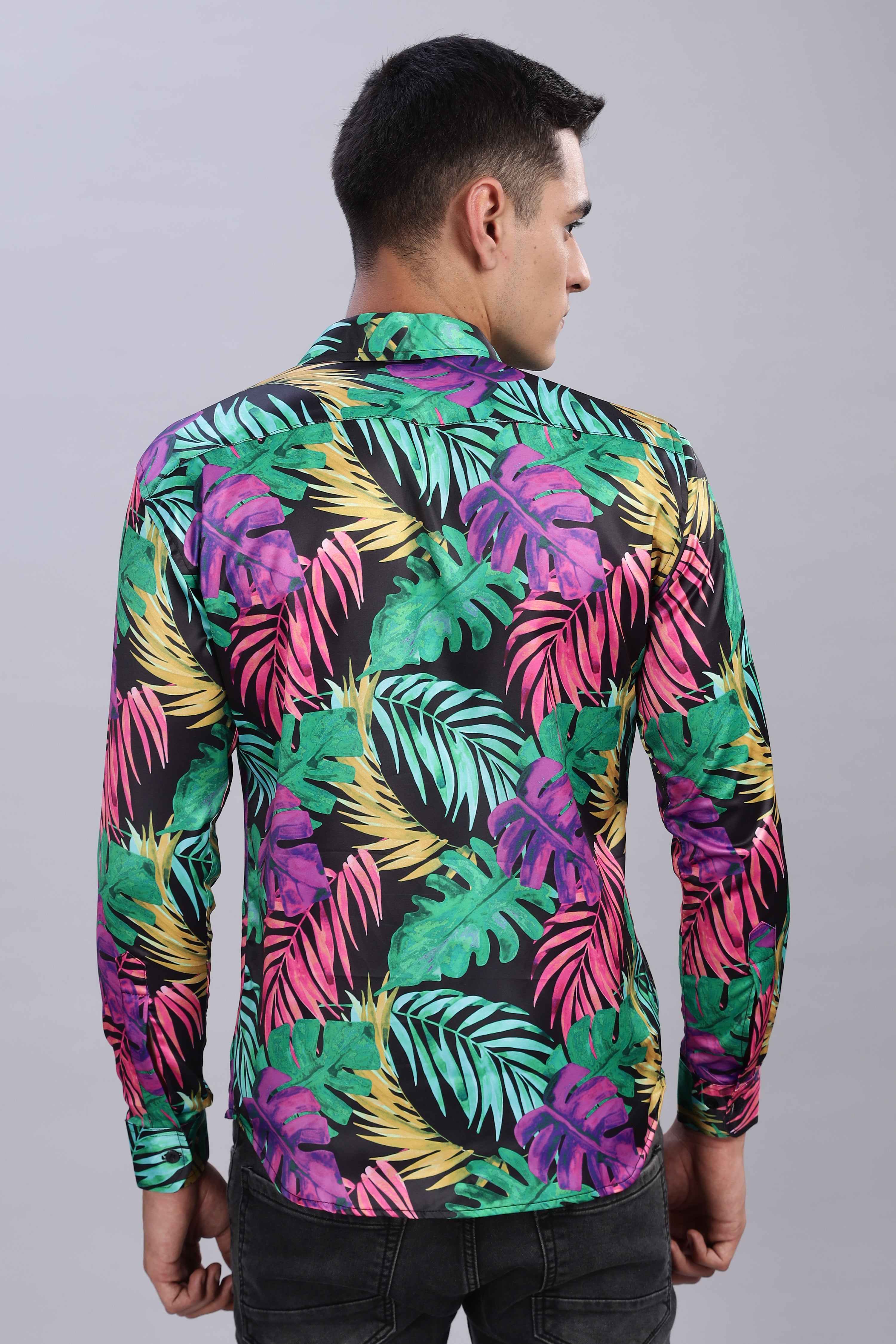 SMOKE BOLD FLORAL PRINTED SHIRT [black]