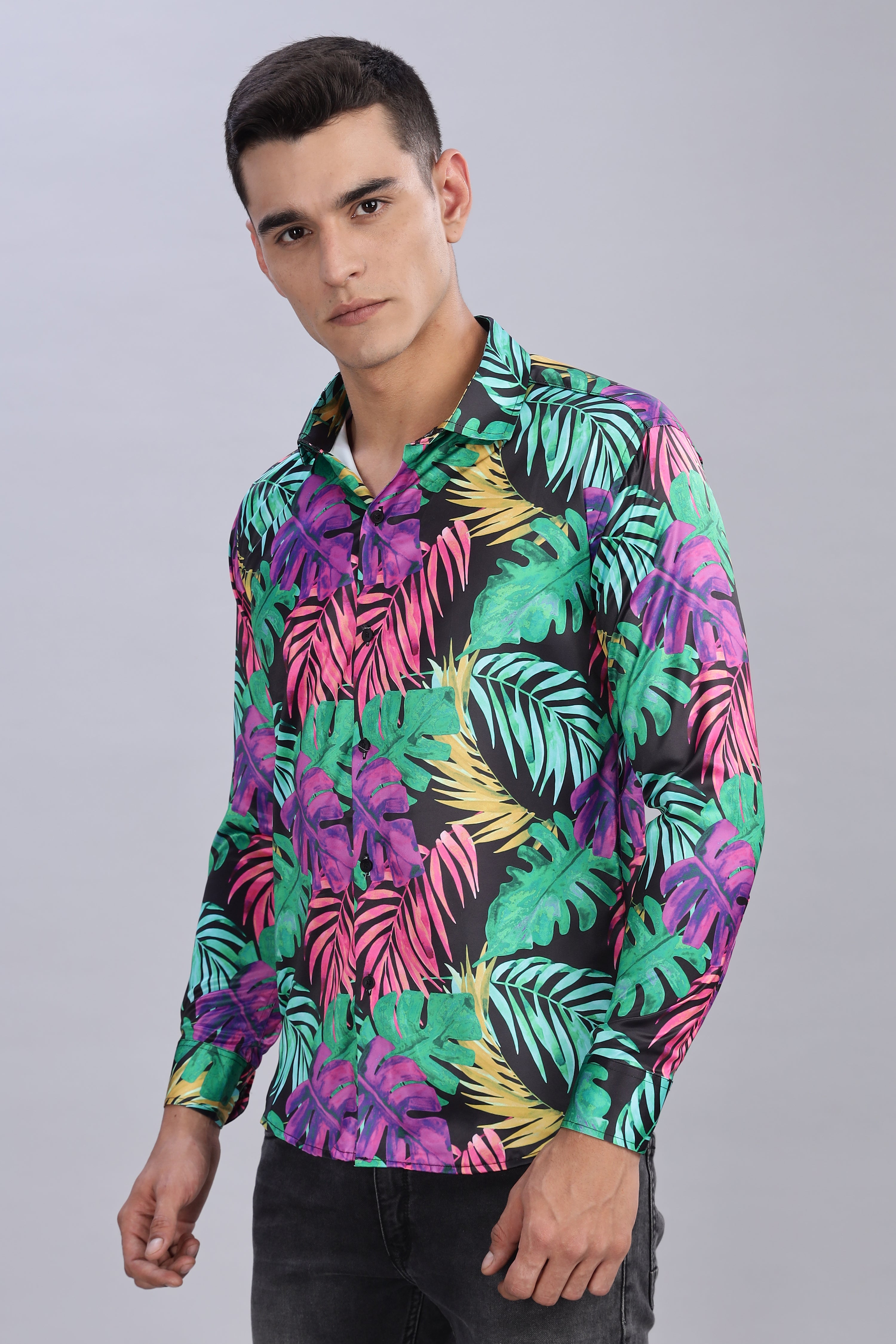 SMOKE BOLD FLORAL PRINTED SHIRT [black]