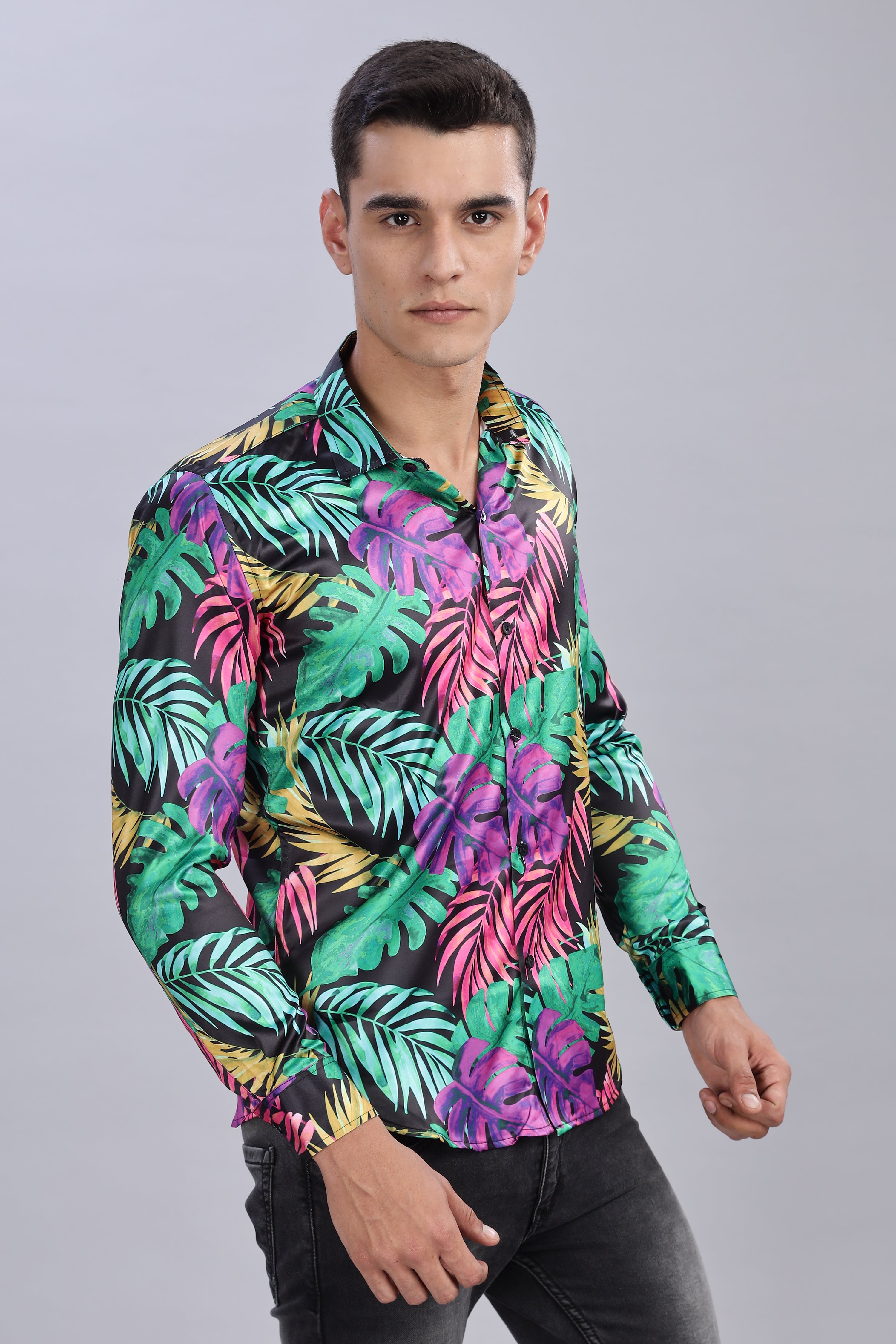 SMOKE BOLD FLORAL PRINTED SHIRT [black]
