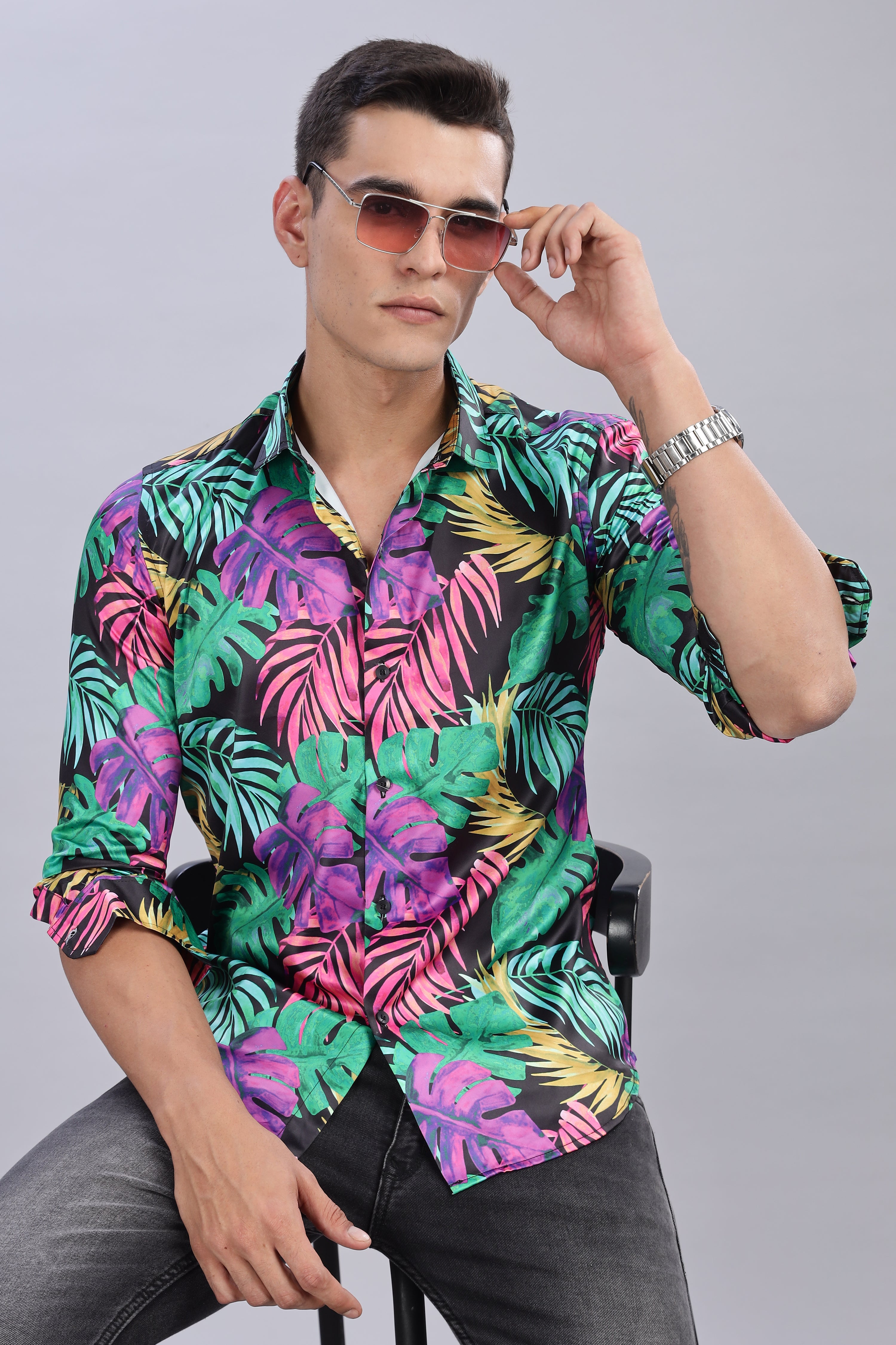 SMOKE BOLD FLORAL PRINTED SHIRT [black]