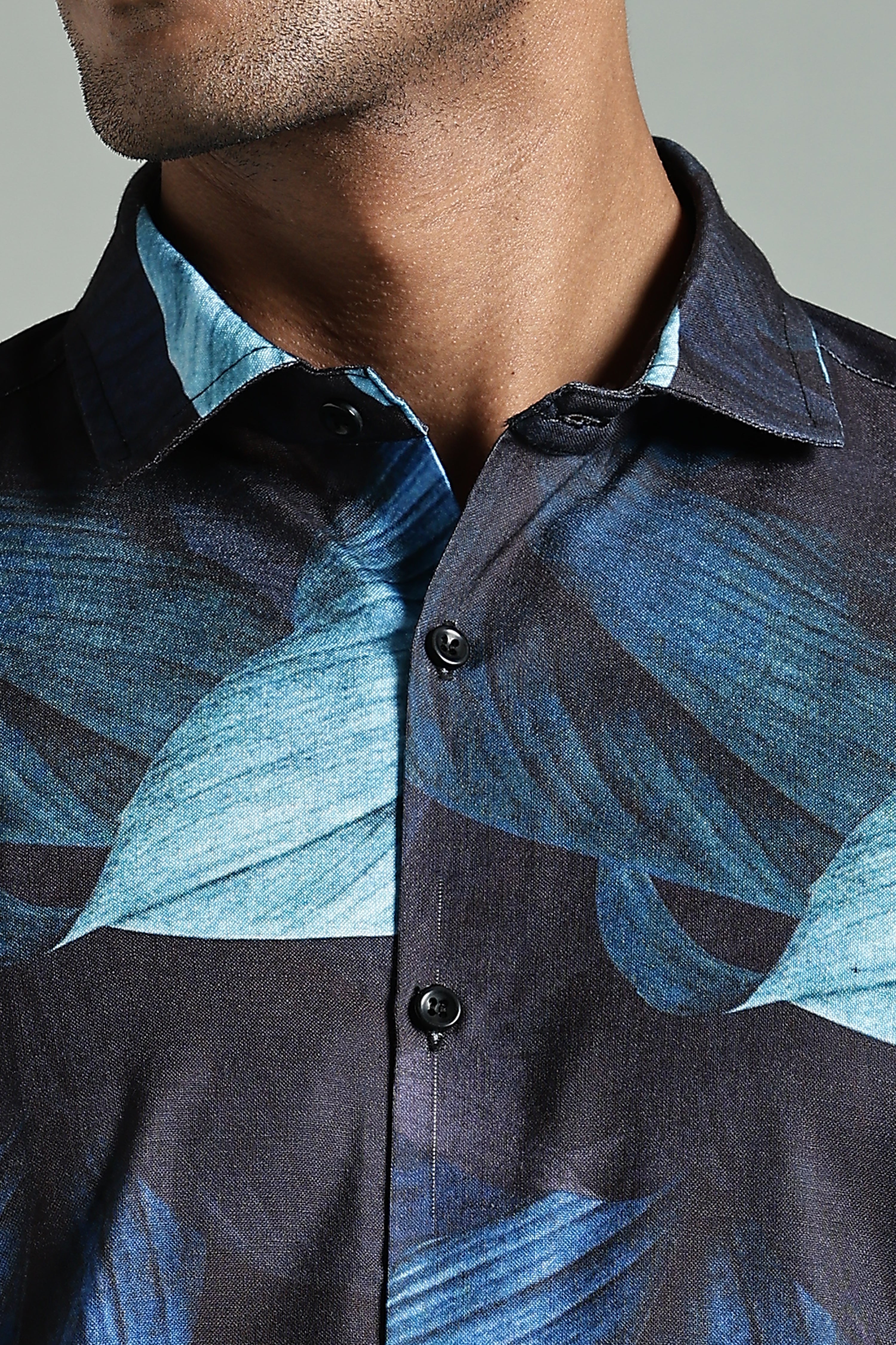 SMOKE OBLONG BLACK LINEN PRINTED SHIRT